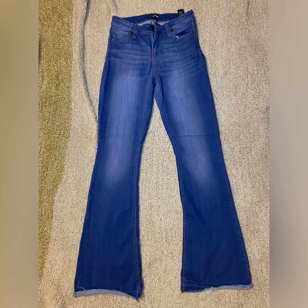 Flare medium blue jeans